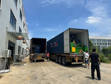 Expediere a mașinii de decojire a furnirului